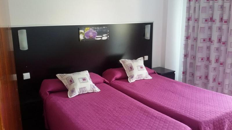 Apartamentos Los Aguacates Playa del Ingles  Oda fotoğraf